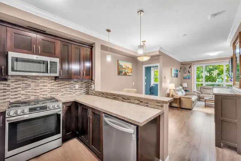 420 13897 FRASER HIGHWAY - photo 1 of 19