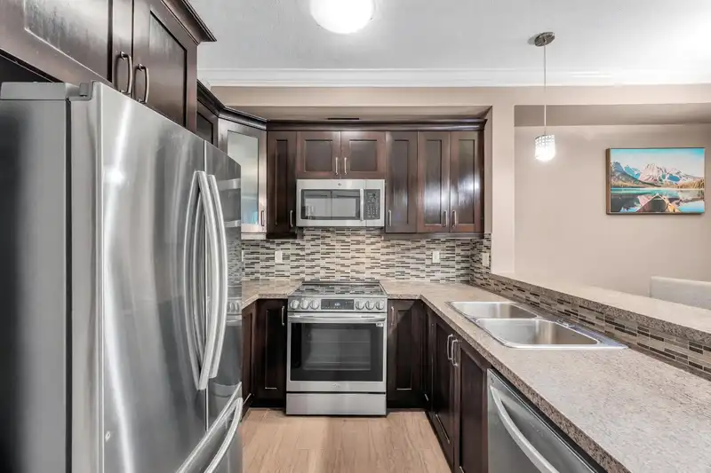 420 13897 FRASER HIGHWAY - photo 2 of 19