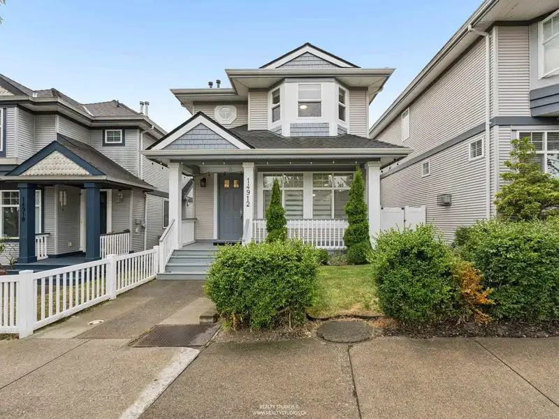 14912 57 AVENUE - photo 1 of 35