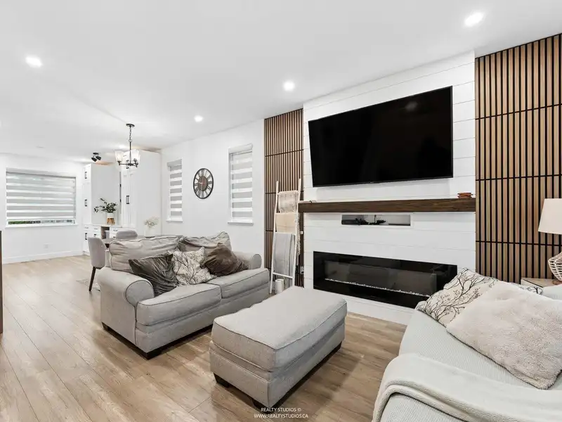 14912 57 AVENUE - photo 2 of 35