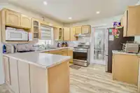 8039 159A STREET - thumbnail 8