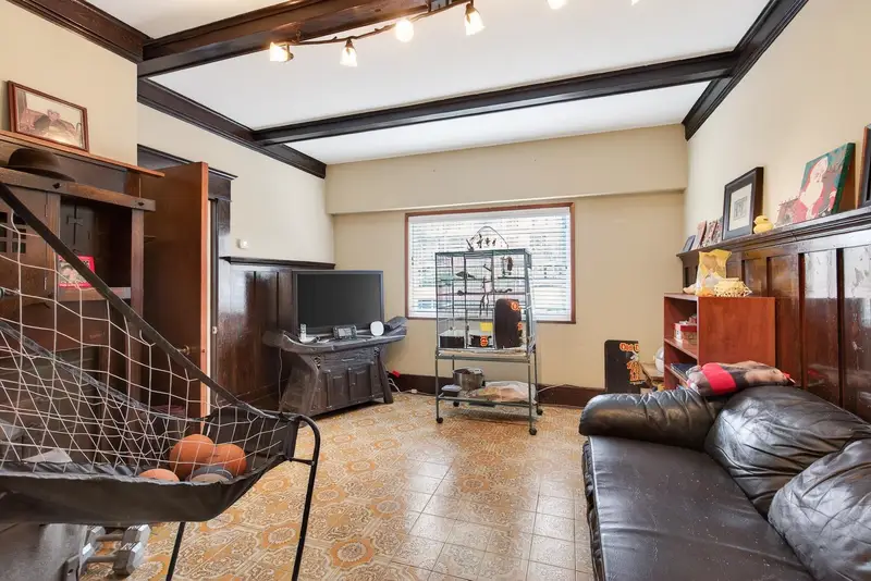 2631 E PENDER STREET - photo 4 of 22