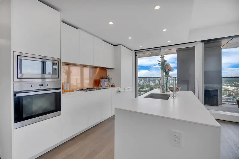 3602 1480 HOWE STREET - photo 3 of 25