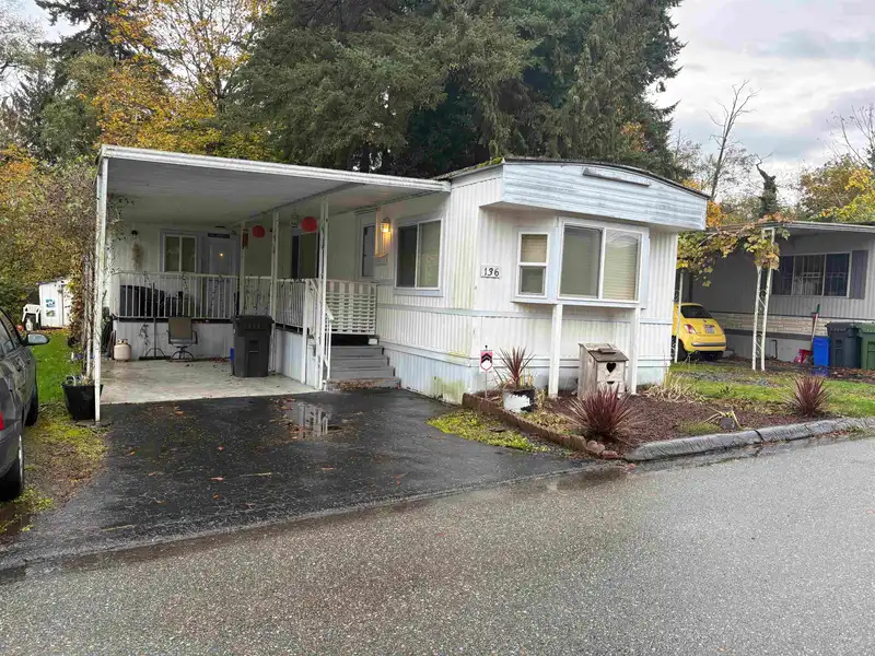 136 7790 KING GEORGE BOULEVARD - photo 1 of 32