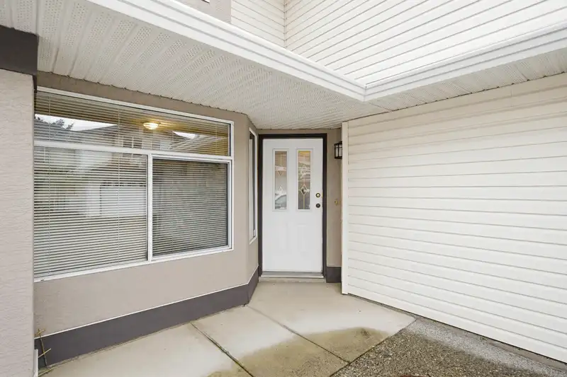 602 8260 162A STREET - photo 4 of 39