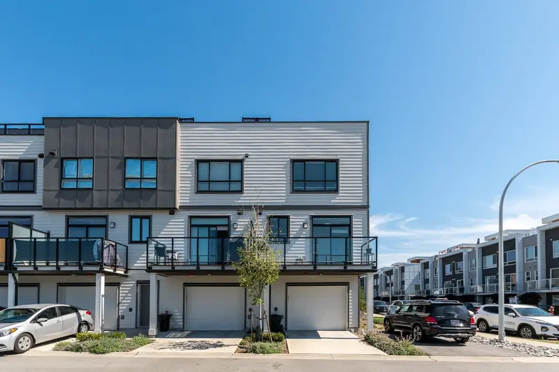 1 19631 55 A AVENUE - photo 4 of 25