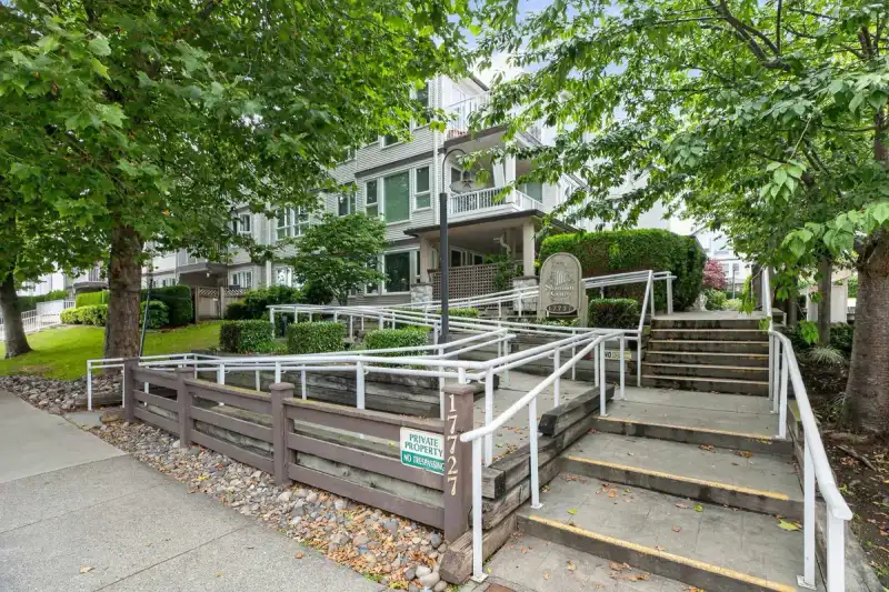 109 17727 58 AVENUE - photo 1 of 40