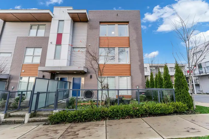 1 12585 104A AVENUE - photo 1 of 40