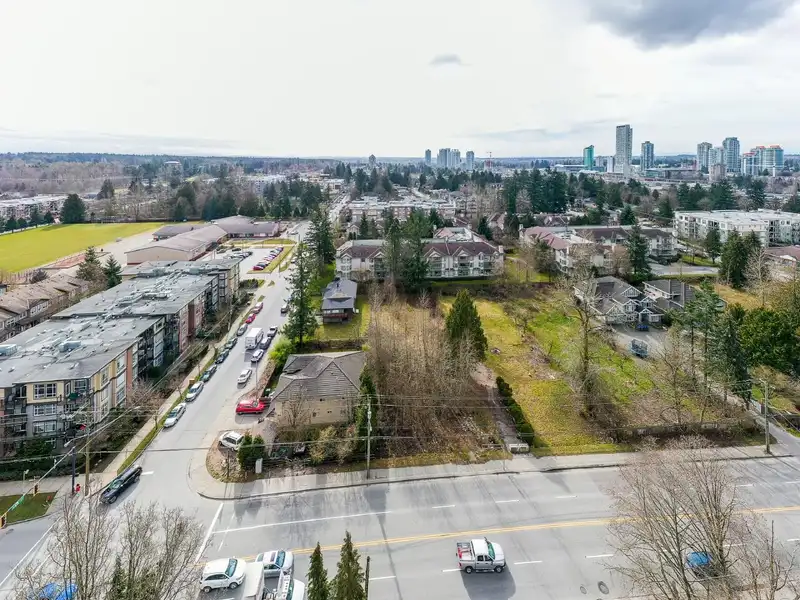 13878 108 AVENUE - photo 3 of 12
