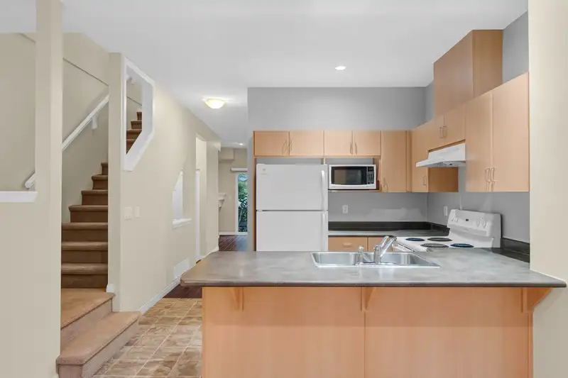 63 8737 161 STREET - photo 4 of 17