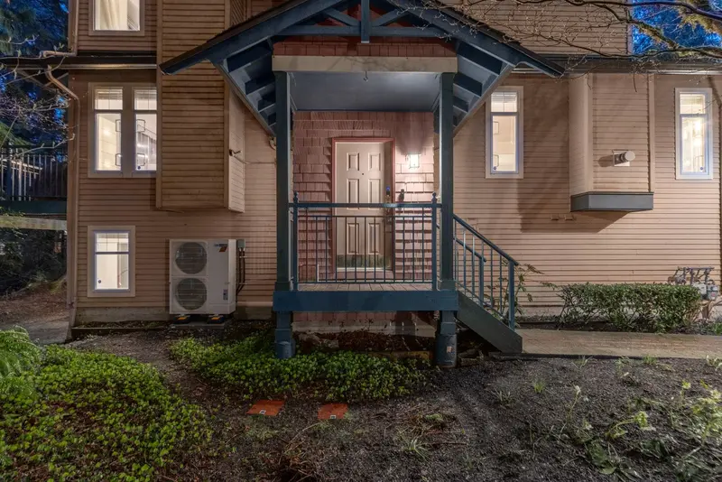 1188 STRATHAVEN DRIVE - photo 2 of 25