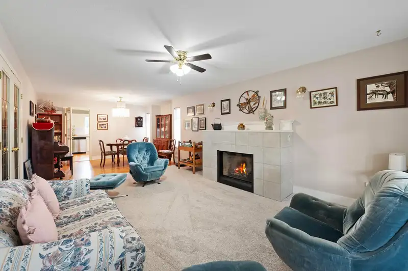 18186 CLAYTONWOOD CRESCENT - photo 4 of 40