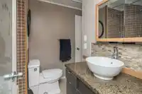 60 8266 KING GEORGE BOULEVARD - thumbnail 19