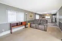 60 8266 KING GEORGE BOULEVARD - thumbnail 5