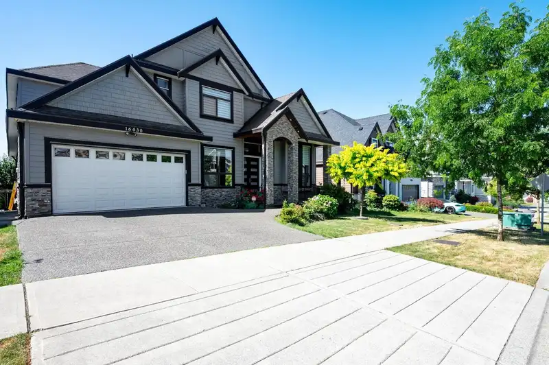 16430 104A AVENUE - photo 1 of 40