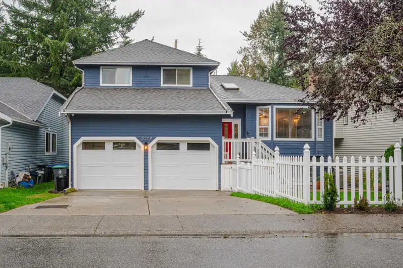 12289 SOUTHPARK CRESCENT - photo 3 of 40
