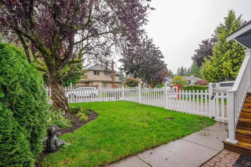 12289 SOUTHPARK CRESCENT - photo 4 of 40