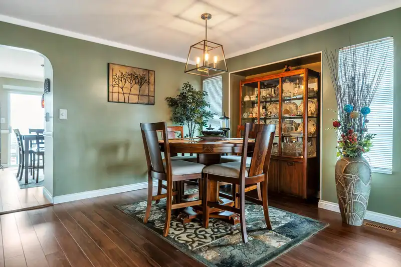 13280 81A AVENUE - photo 4 of 40