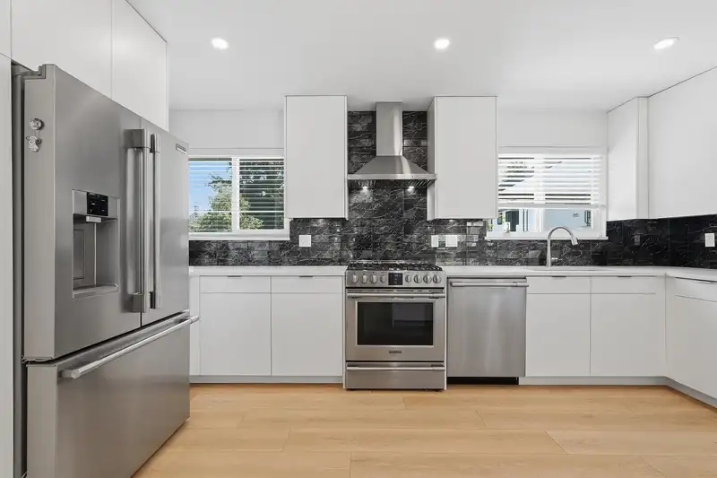 14348 GLADSTONE DRIVE - photo 4 of 39
