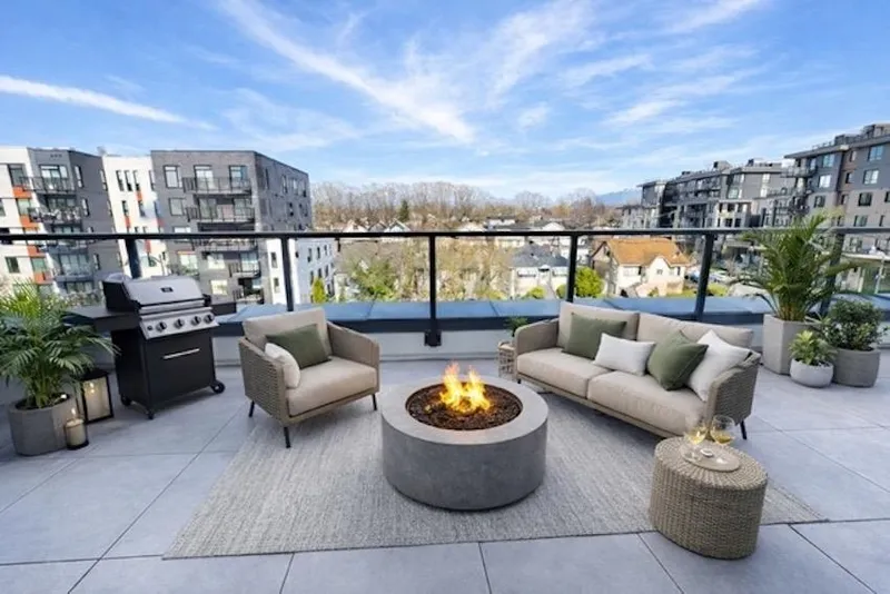 407 2268 E BROADWAY - photo 1 of 10