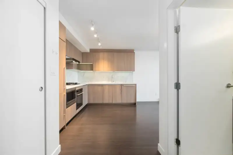 3301 13750 100 AVENUE - photo 2 of 24