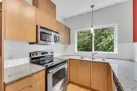 215 9655 KING GEORGE BOULEVARD - thumbnail 5