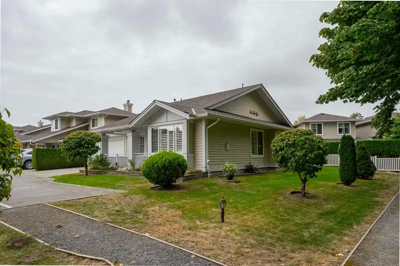 53 6885 184 STREET - photo 2 of 22