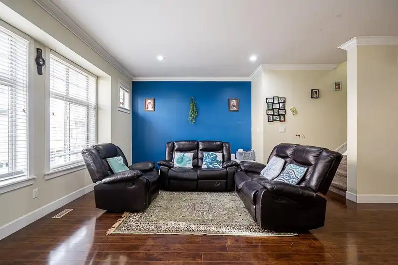 27 12036 66 AVENUE - photo 2 of 34