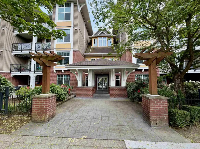 102 17712 57A AVENUE - photo 1 of 9