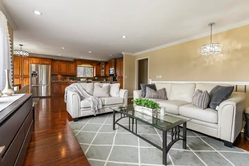 12649 89 AVENUE - photo 3 of 39