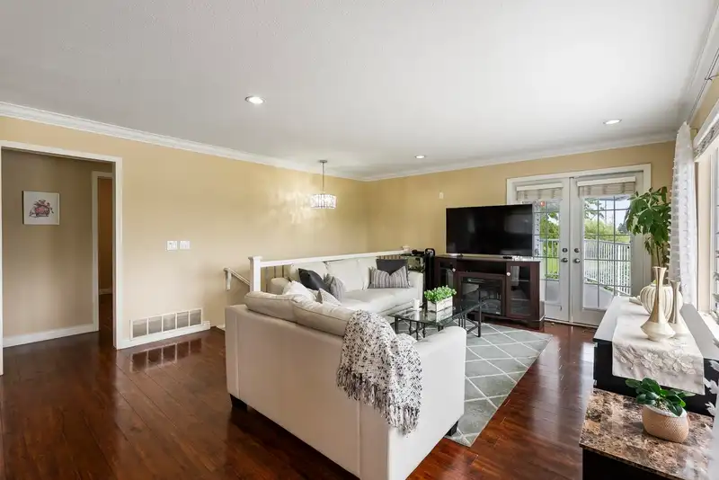 12649 89 AVENUE - photo 4 of 39
