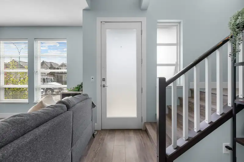 19473 72 AVENUE - photo 4 of 40