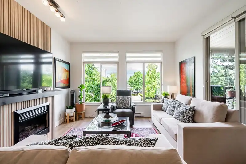 315 10180 153 STREET - photo 1 of 40