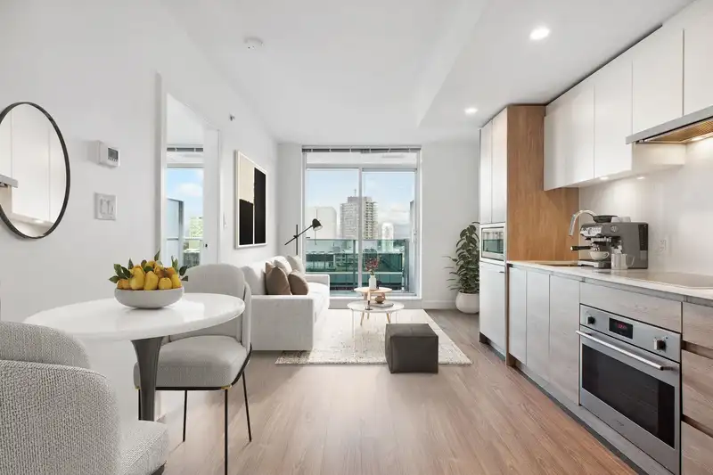 2307 13615 FRASER HIGHWAY - photo 2 of 19