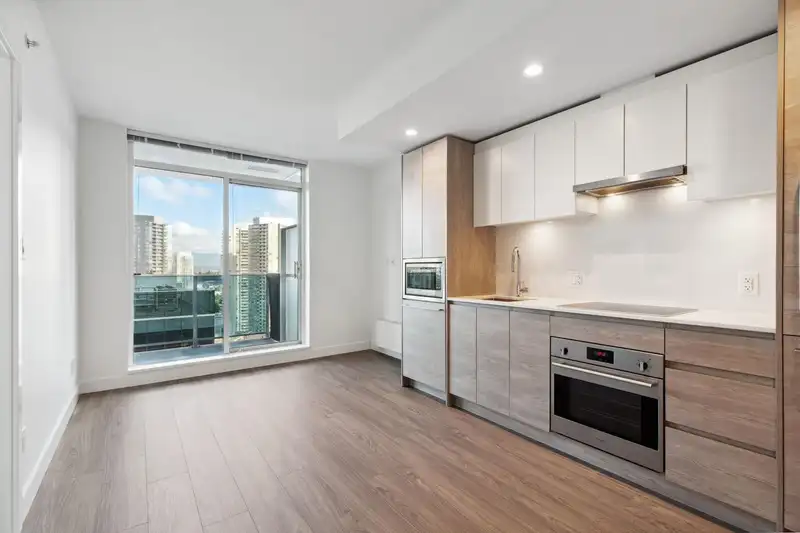 2307 13615 FRASER HIGHWAY - photo 4 of 19