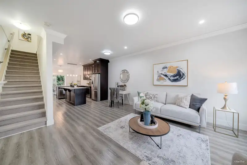 6 8747 162 STREET - photo 1 of 40