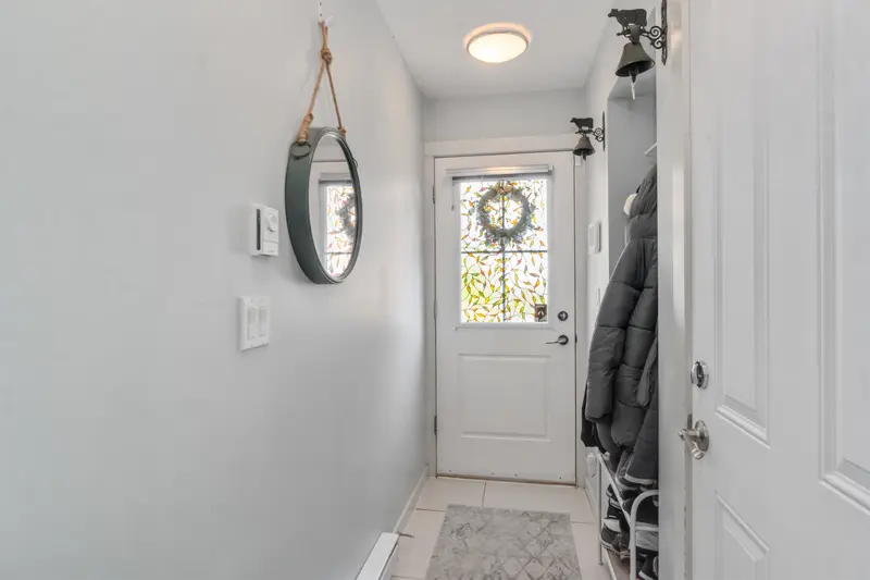 87 688 EDGAR AVENUE - photo 4 of 25