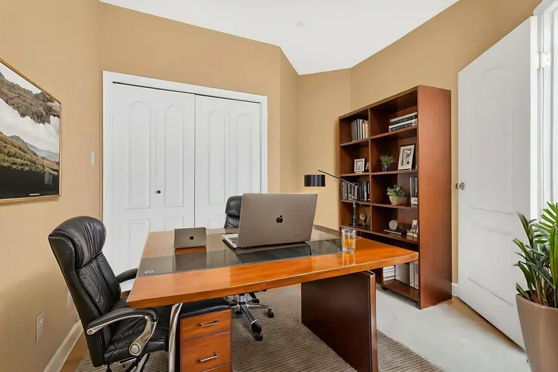 304 4753 W RIVER ROAD - photo 3 of 25