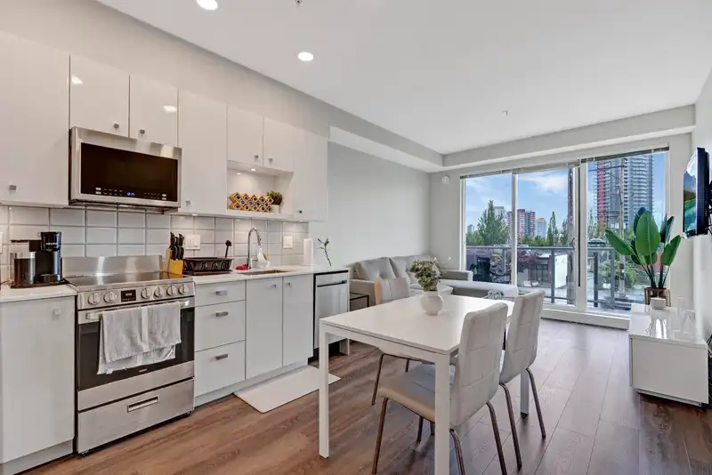 206 10838 WHALLEY BOULEVARD - photo 2 of 40