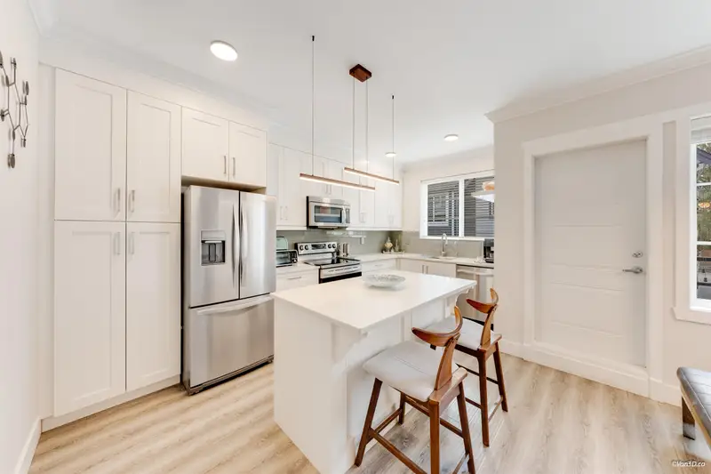 9 6767 196 STREET - photo 3 of 25