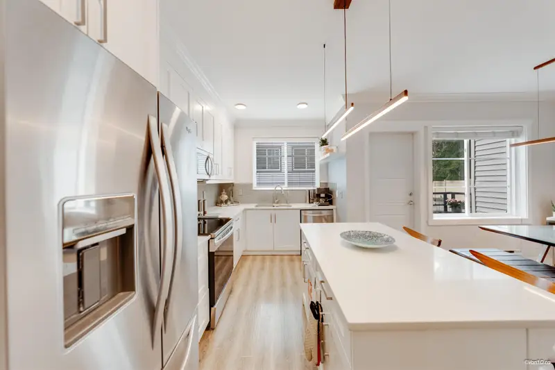 9 6767 196 STREET - photo 4 of 25