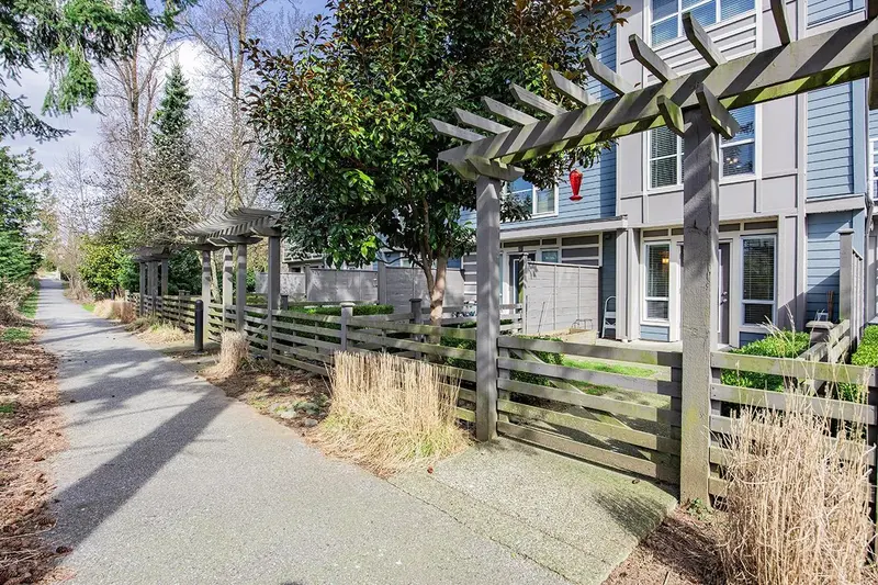 68 15405 31ST AVENUE - photo 4 of 25