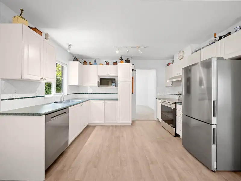 27 7330 122 STREET - photo 3 of 31