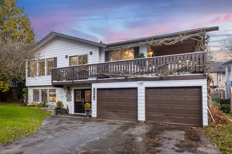 8906 EDINBURGH DRIVE - photo 1 of 40