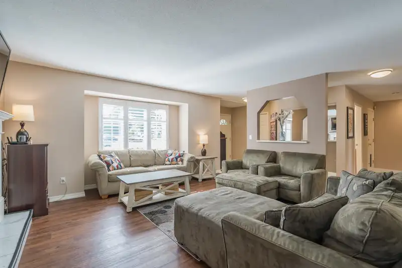 19240 59A AVENUE - photo 3 of 30