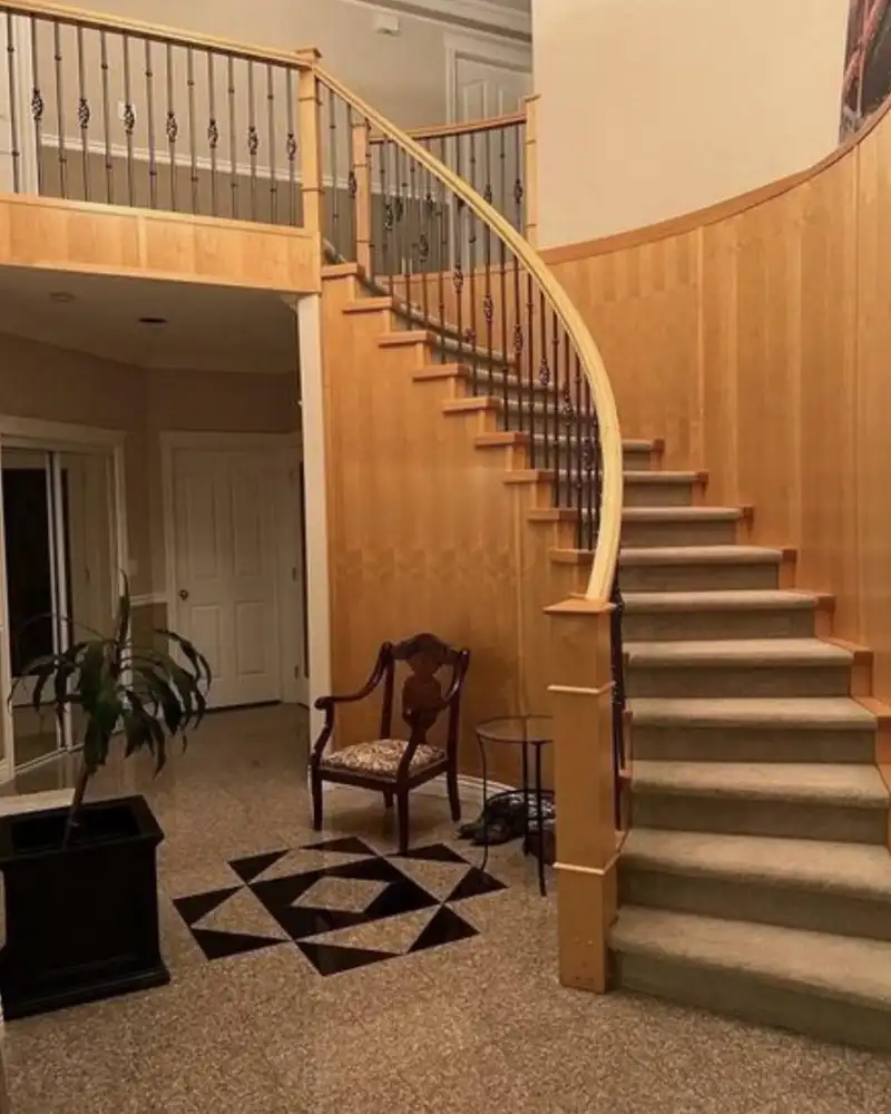 13918 115A AVENUE - photo 2 of 2