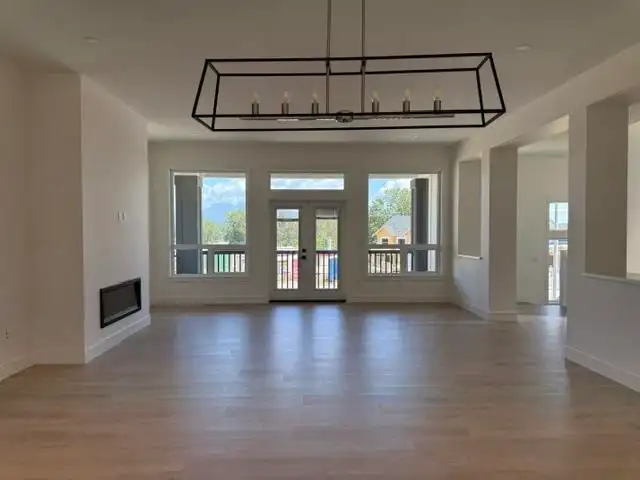 10113 ELDERBERRY CRESCENT - photo 4 of 8