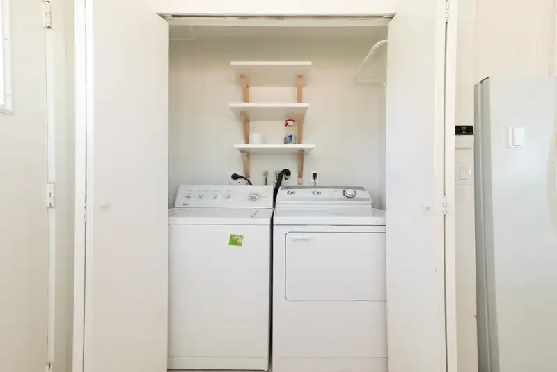 15592 100 AVENUE - photo 3 of 11