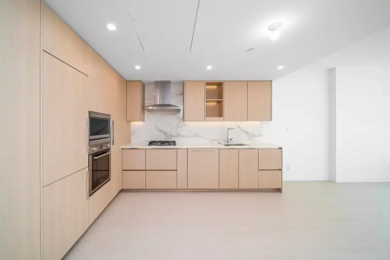 1606 13778 100 AVENUE - photo 2 of 32