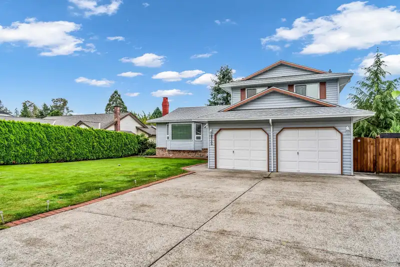 18166 54 AVENUE - photo 1 of 40